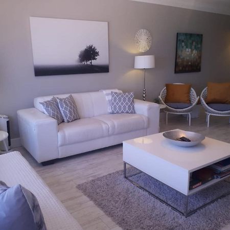Blouberg Beachfront Apartment Bloubergstrand Exterior foto